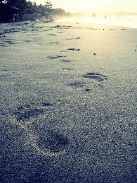 Click to Enlarge

Name: footprints_in_the_sand_by_camsy_craze-d3gqy7k.jpg
Size: 247 KB