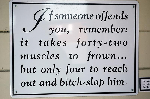 Click to Enlarge

Name: 37370780.BitchSlap.jpg
Size: 59 KB