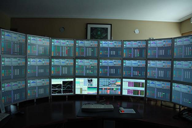 Click to Enlarge

Name: 24Monitor_trading_station.jpg
Size: 96 KB
