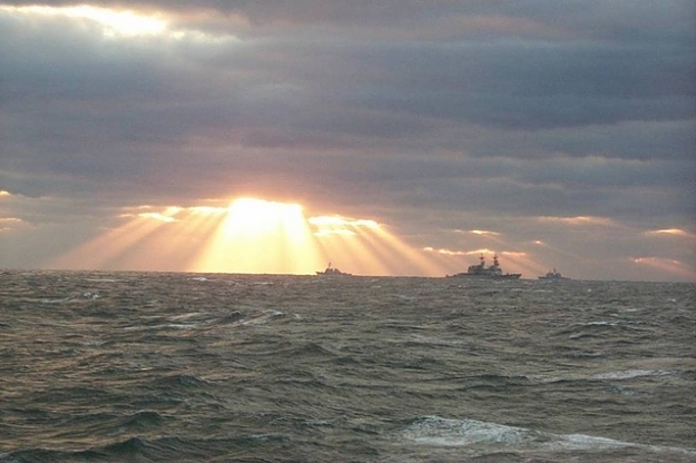 Click to Enlarge

Name: sunrise_at_sea.jpg
Size: 165 KB