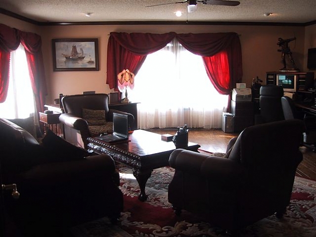 Click to Enlarge

Name: Office1.jpg
Size: 46 KB