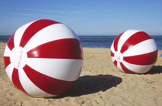 Click to Enlarge

Name: two_beach_balls_at_beach_rg7-460.jpg
Size: 71 KB