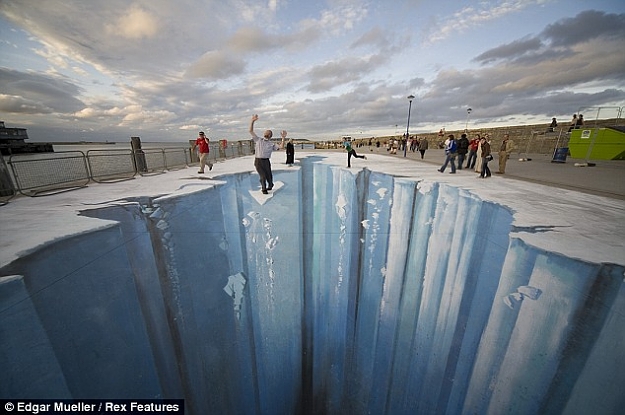 Click to Enlarge

Name: falling.jpg
Size: 67 KB