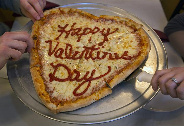 Click to Enlarge

Name: heart-shaped-pizza-1ca0417ac9ff1330.jpg
Size: 567 KB
