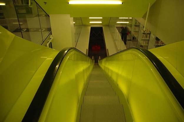 Click to Enlarge

Name: down escalator.jpg
Size: 48 KB