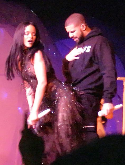 Click to Enlarge

Name: drake-rihanna-pda-at-the-club-ftr.jpg
Size: 154 KB