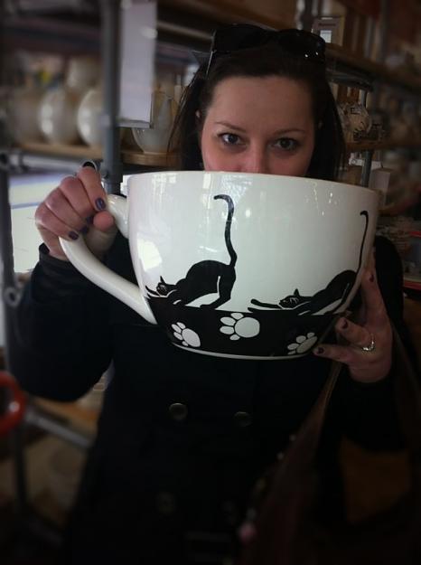 Click to Enlarge

Name: hugecupofcattea.jpg
Size: 102 KB