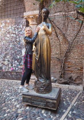 Click to Enlarge

Name: Juliet.jpg
Size: 39 KB