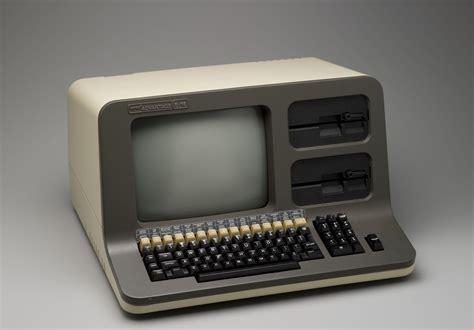 Click to Enlarge

Name: Old Computer.jpeg
Size: 15 KB