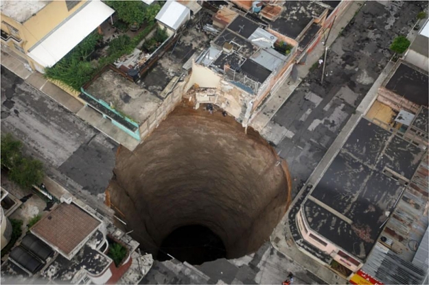 Click to Enlarge

Name: sinkhole.jpg
Size: 98 KB