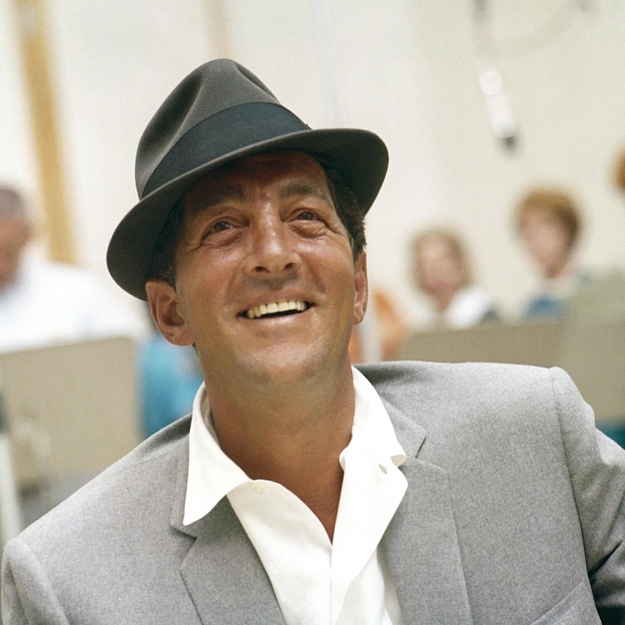 Click to Enlarge

Name: imgdean%20martin1.jpg
Size: 168 KB