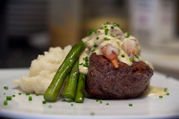 Click to Enlarge

Name: Filet Oscar.jpg
Size: 93 KB
