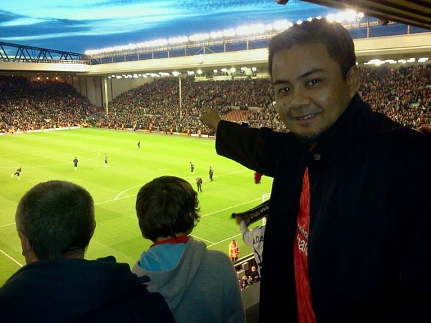 Click to Enlarge

Name: anfield.jpg
Size: 60 KB