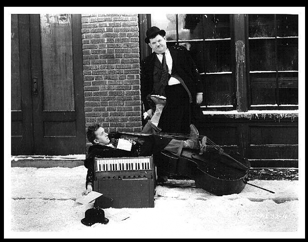Click to Enlarge

Name: Laurel and HArdy.jpg
Size: 65 KB