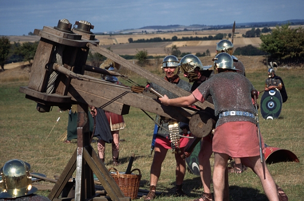 Click to Enlarge

Name: r_roman_soldiers_with_a_catapult.jpg
Size: 353 KB