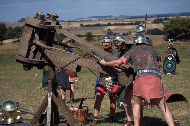 Click to Enlarge

Name: r_roman_soldiers_with_a_catapult.jpg
Size: 353 KB