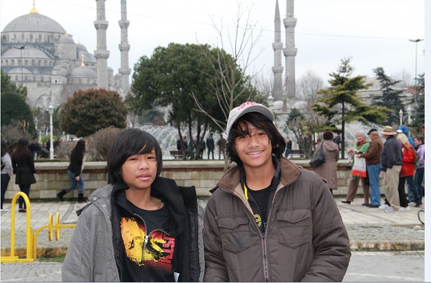 Click to Enlarge

Name: me and my bro.JPG
Size: 98 KB
