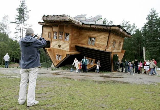 Click to Enlarge

Name: rumah-terbalik-3.jpg
Size: 79 KB